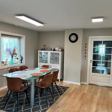 Spacious Private House For Ons24 *