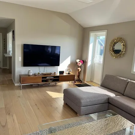 Spacious Private House For Ons24 شقة