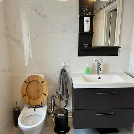 Spacious Private House For Ons24 Apartament