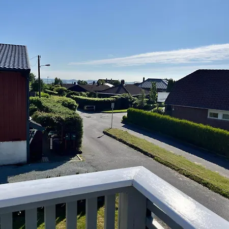 Apartmán Spacious Private House For Ons24 *